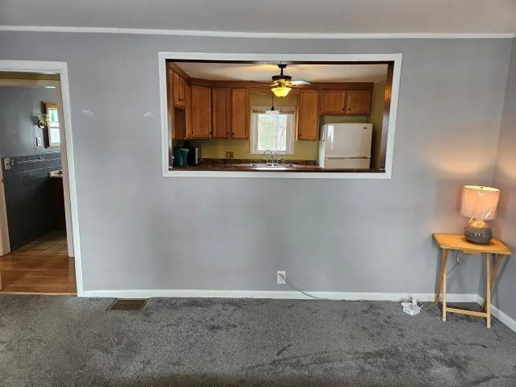 24 Leslie Avenue Claremont NH 03743