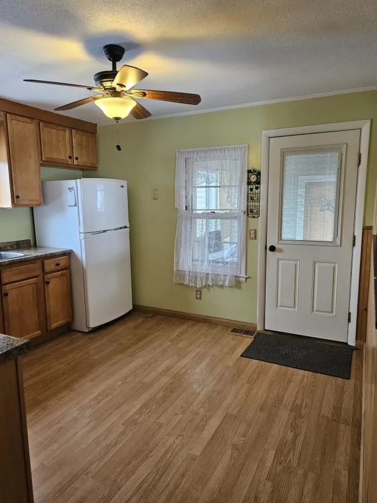 24 Leslie Avenue Claremont NH 03743