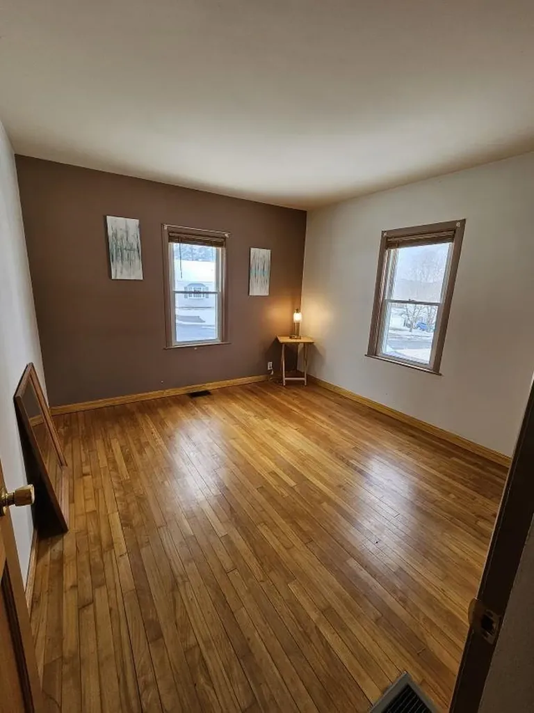 24 Leslie Avenue Claremont NH 03743