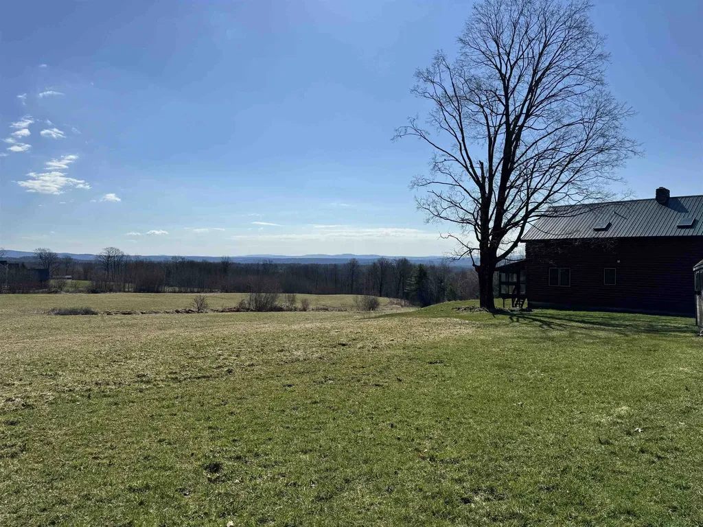 28 Sunset Hill Drive Canterbury NH 03224