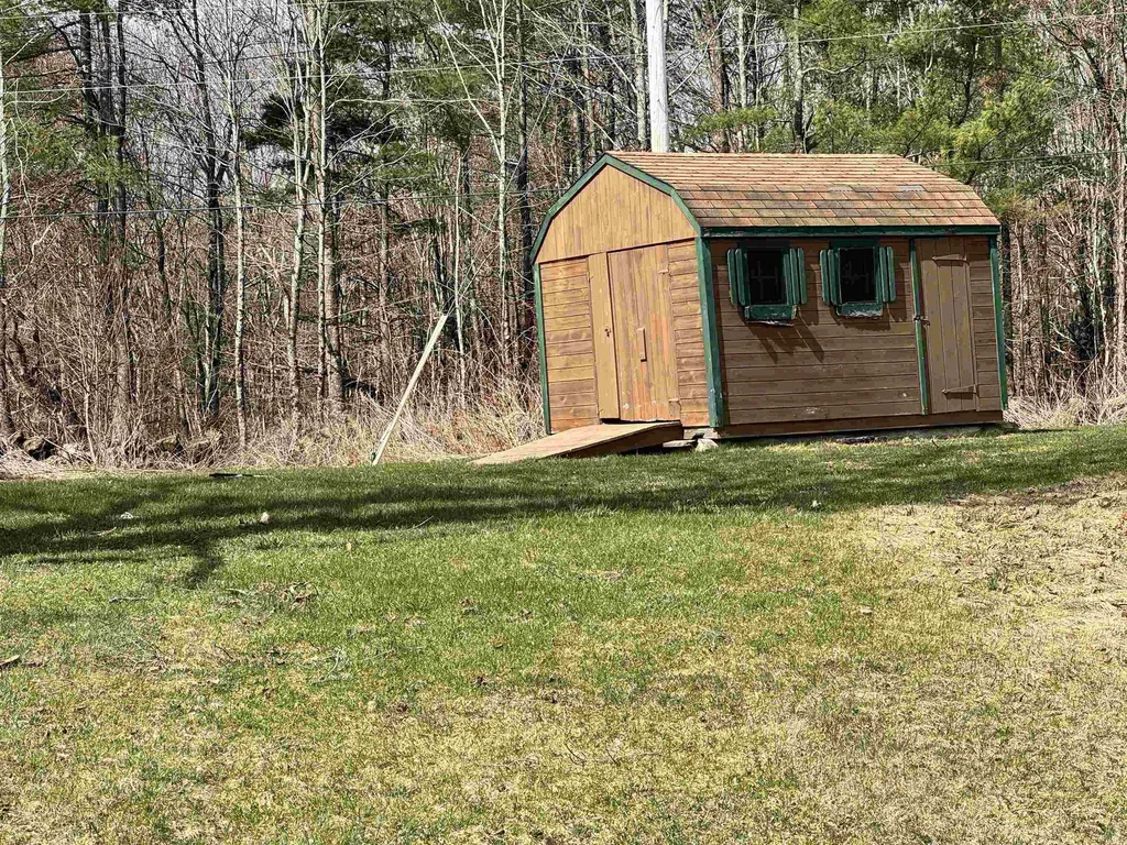 28 Sunset Hill Drive Canterbury NH 03224