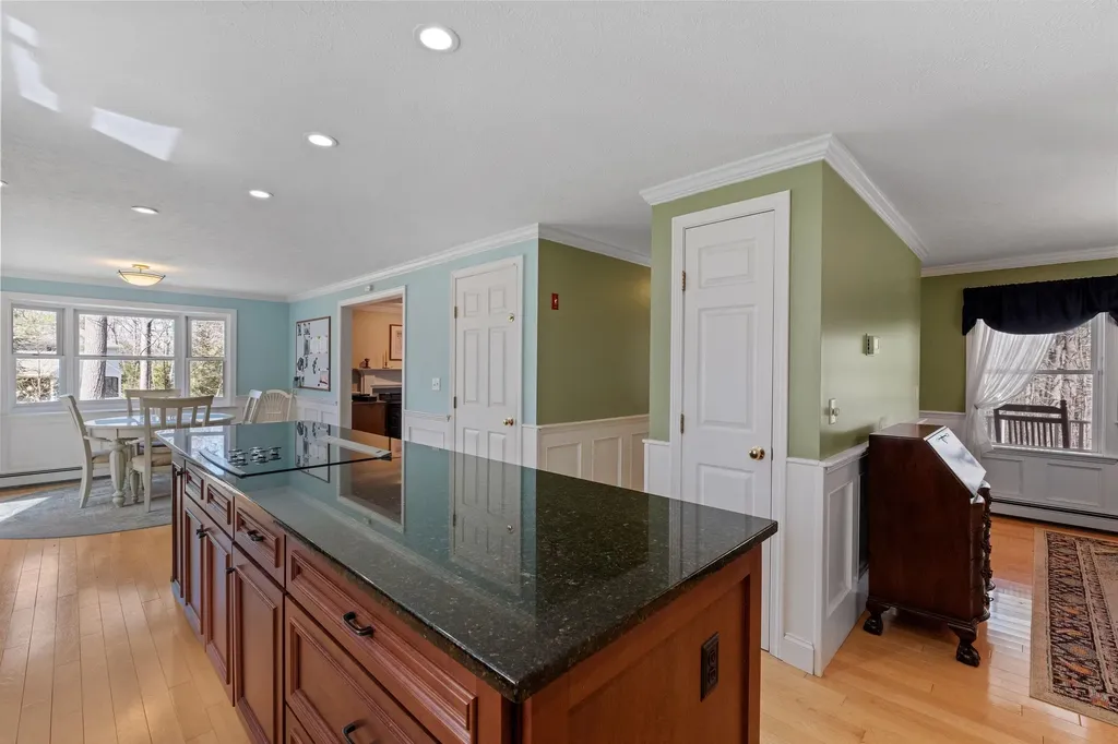 46 Elk Drive Bedford NH 03110