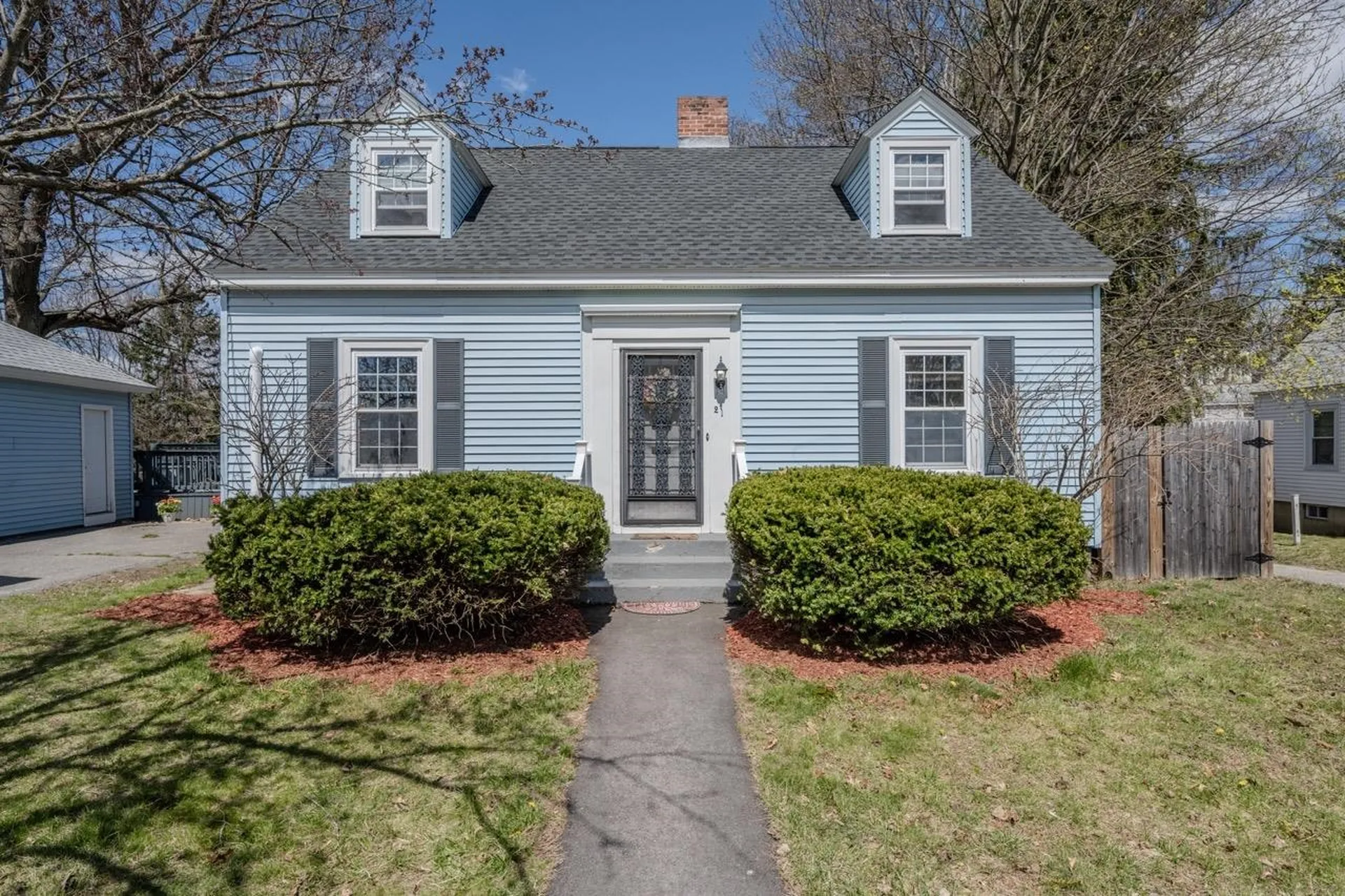 21 Fairmount Street Nashua NH 03064