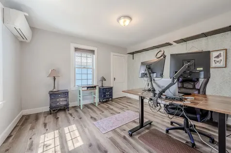21 Fairmount Street Nashua NH 03064