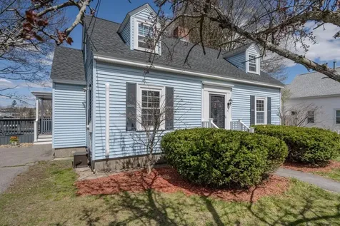 21 Fairmount Street Nashua NH 03064