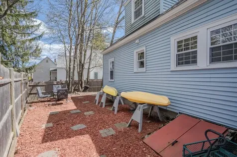 21 Fairmount Street Nashua NH 03064