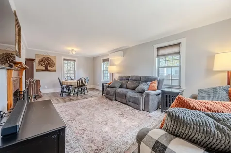 21 Fairmount Street Nashua NH 03064
