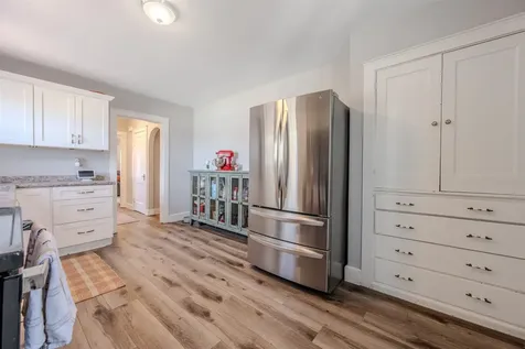 21 Fairmount Street Nashua NH 03064