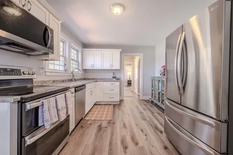 21 Fairmount Street Nashua NH 03064