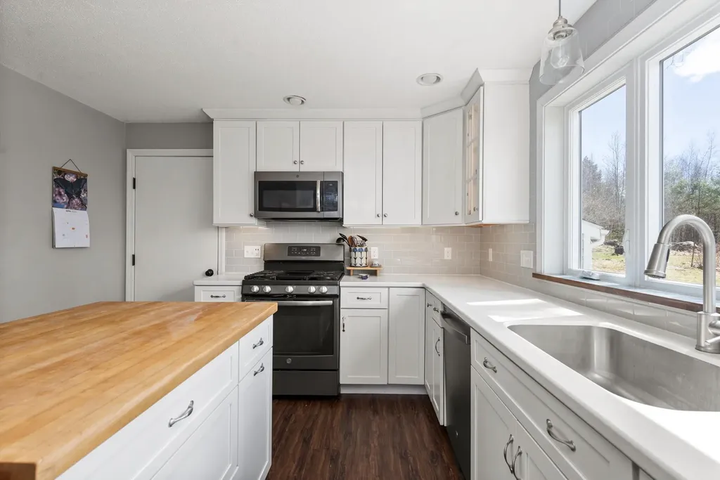858 Hall Road Bristol NH 03222