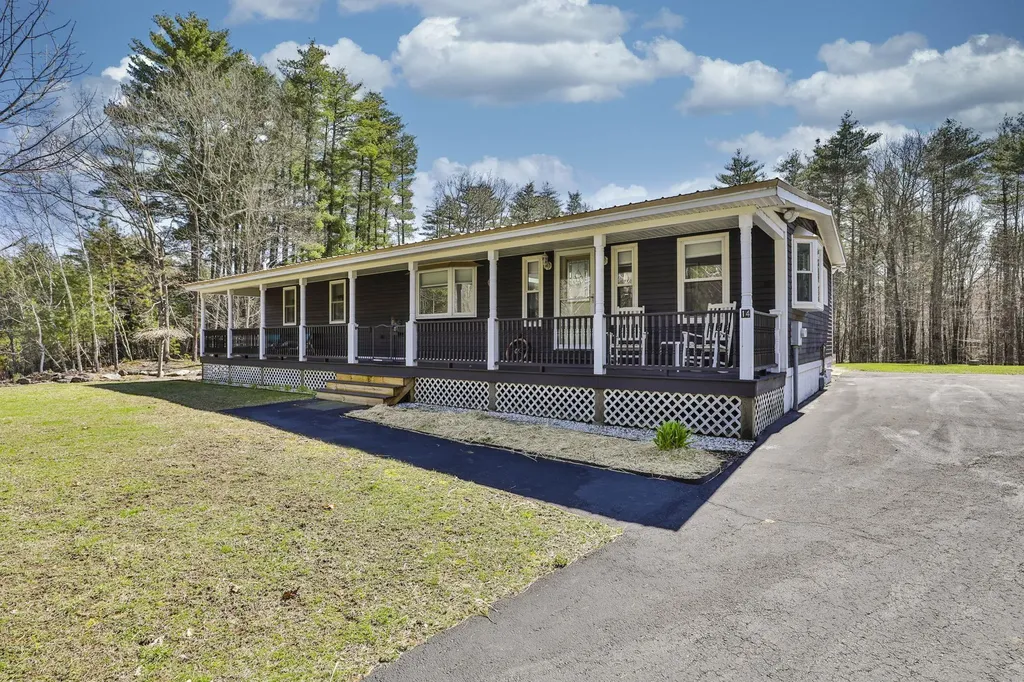 14 Billys Way Danville NH 03819