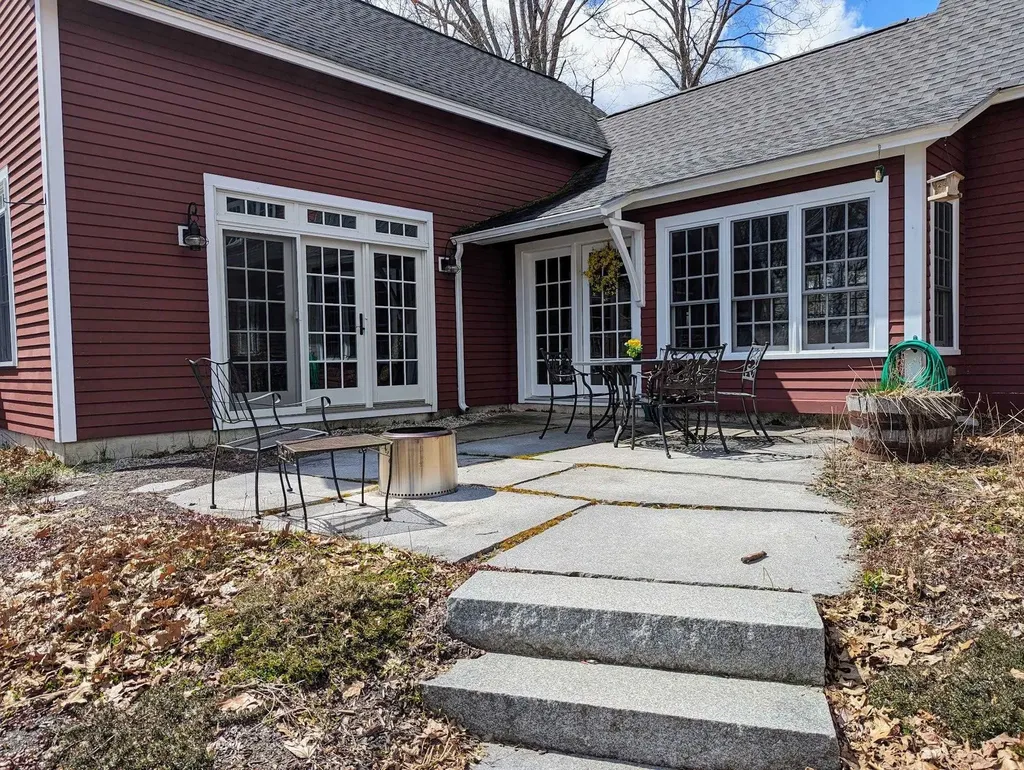 40 Gould Hill Road Hopkinton NH 03229