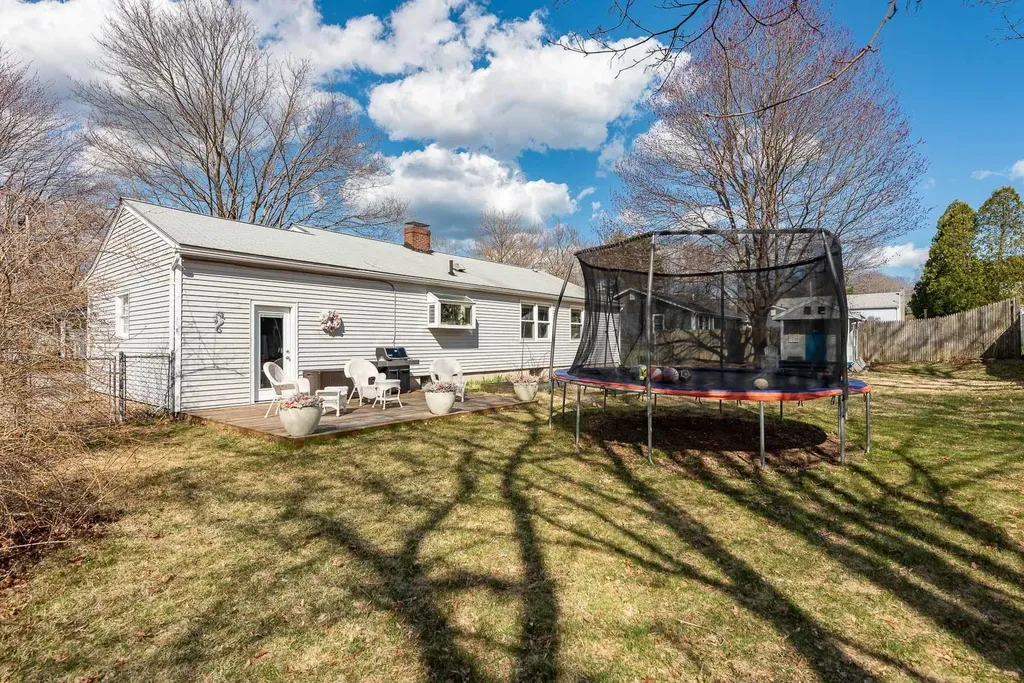 6 Homestead Circle Hampton NH 03842