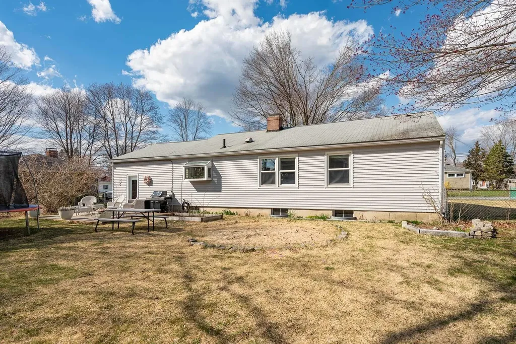 6 Homestead Circle Hampton NH 03842
