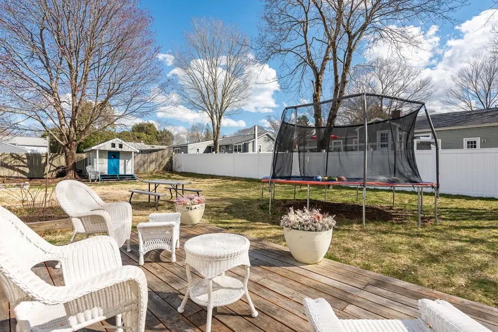 6 Homestead Circle Hampton NH 03842