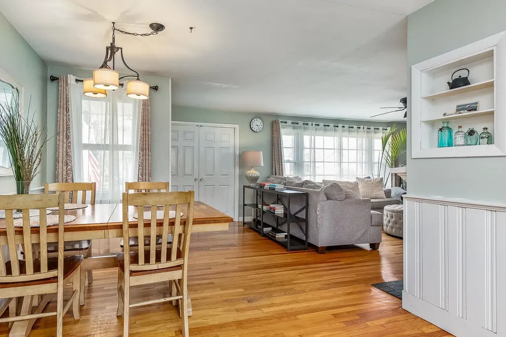 6 Homestead Circle Hampton NH 03842