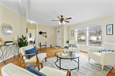 27 Bunker Lane Madbury NH 03823