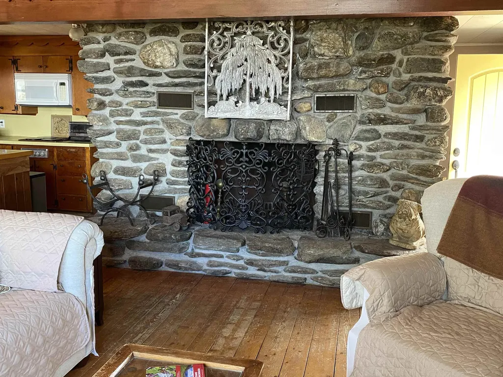 2529 Center Road Hyde Park VT 05655