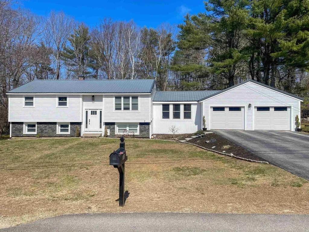 12 Muchado Drive Barrington NH 03825