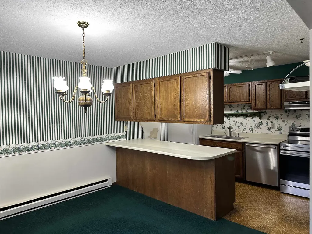 19 Twin Oaks Terrace South Burlington VT 05403