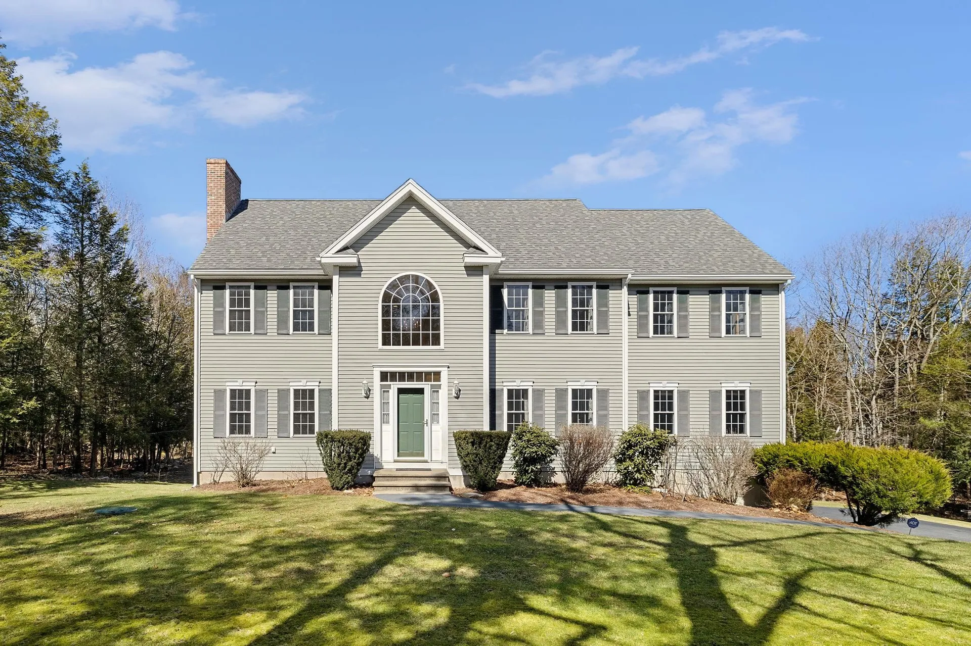 16 Trillium Lane Chester NH 03036