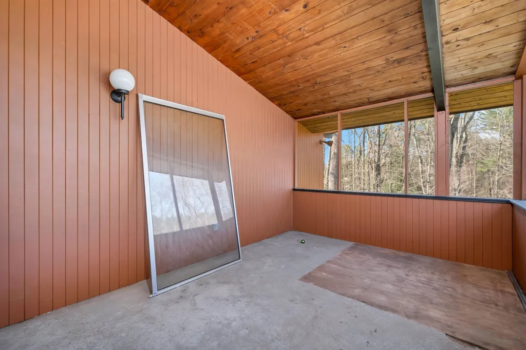 5 Acropolis Avenue Londonderry NH 03053