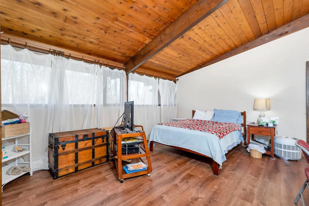 5 Acropolis Avenue Londonderry NH 03053