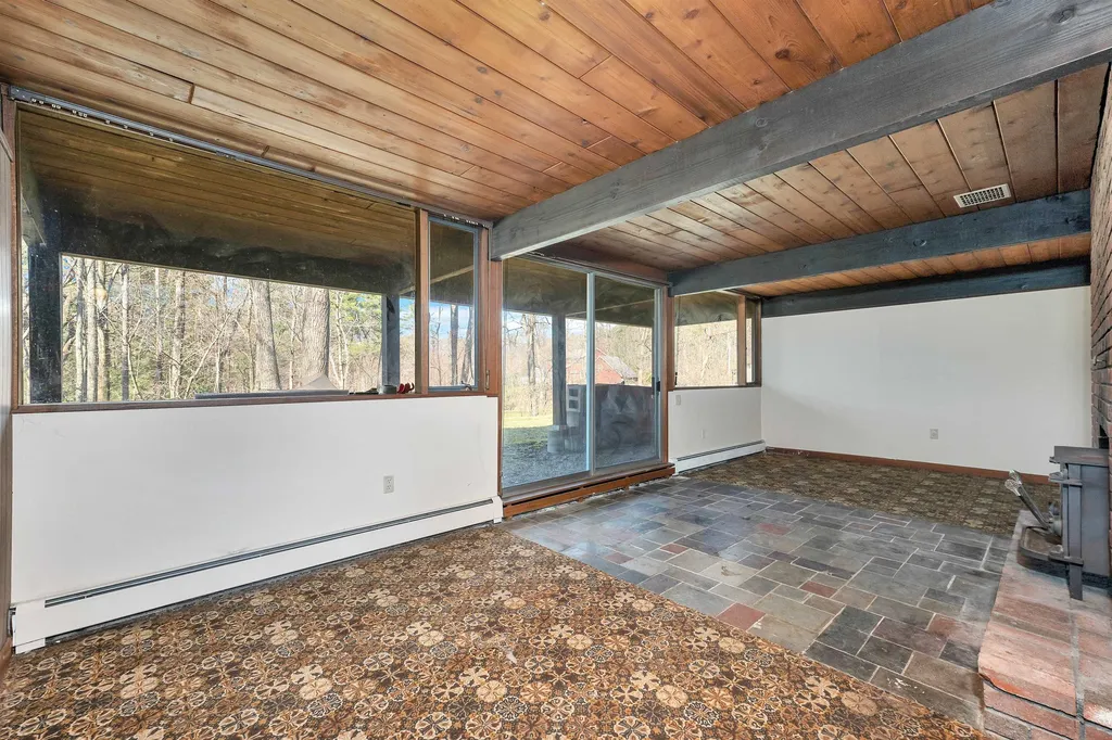 5 Acropolis Avenue Londonderry NH 03053