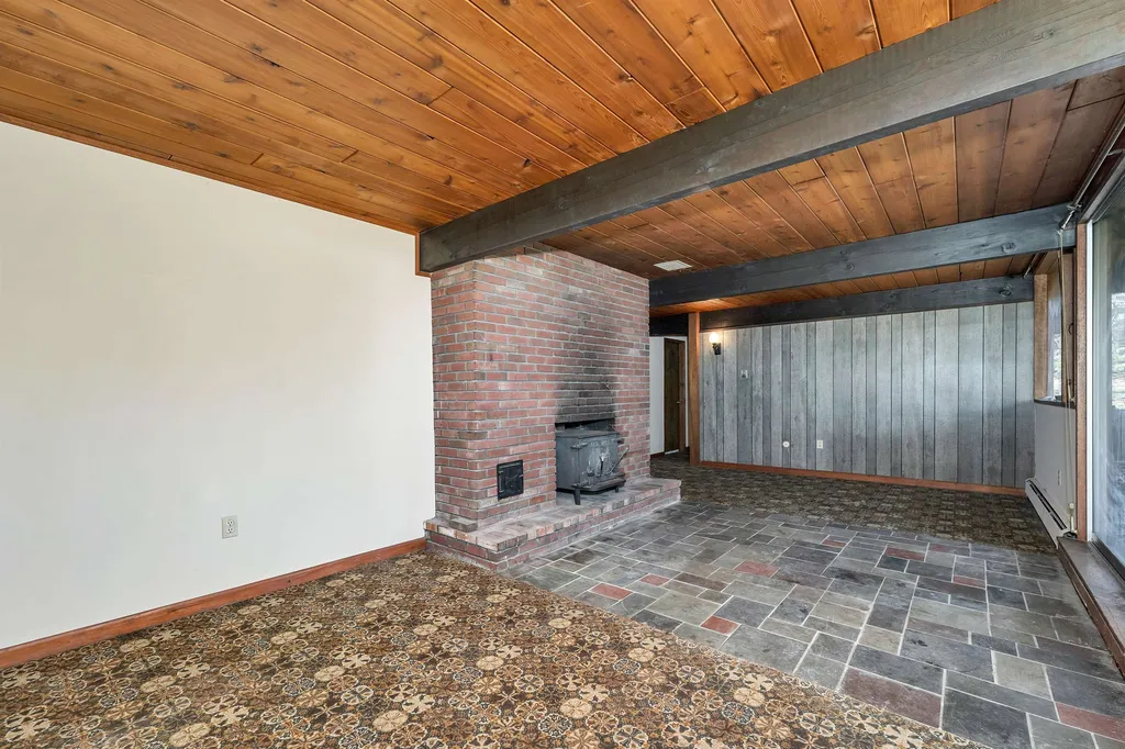 5 Acropolis Avenue Londonderry NH 03053