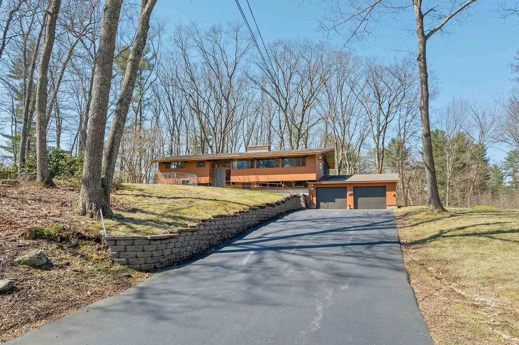 5 Acropolis Avenue Londonderry NH 03053