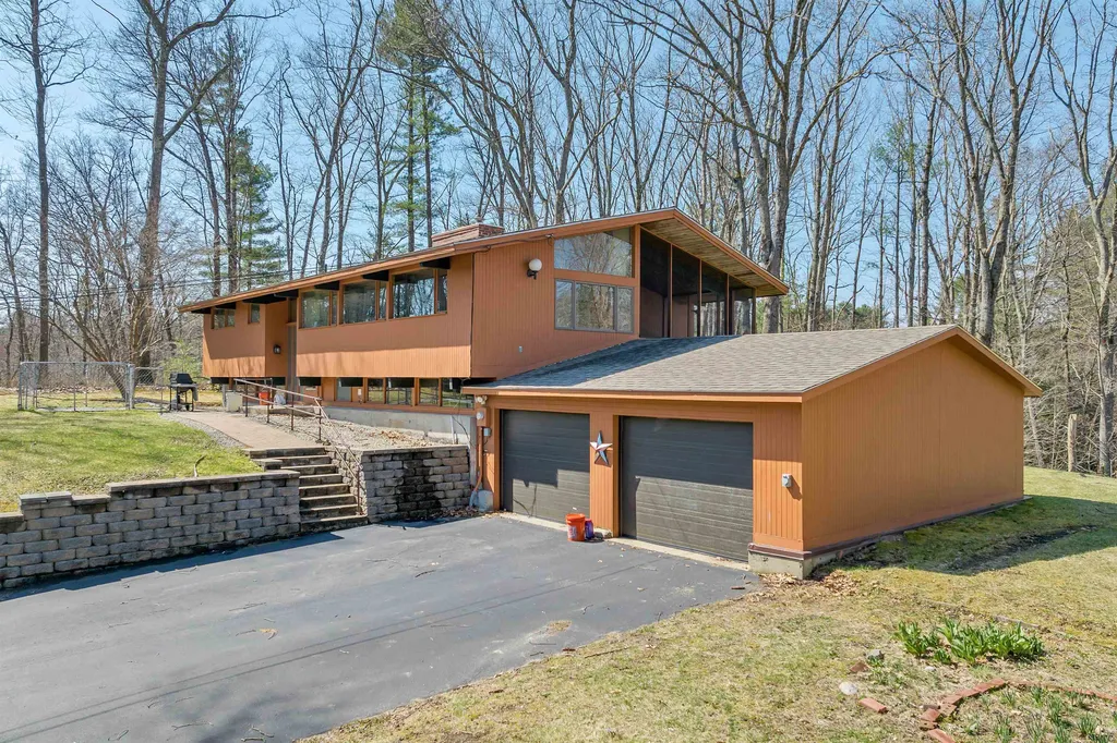 5 Acropolis Avenue Londonderry NH 03053