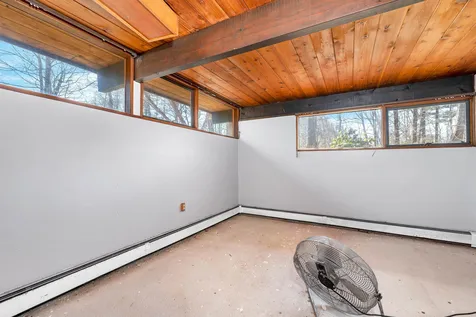 5 Acropolis Avenue Londonderry NH 03053