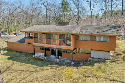 5 Acropolis Avenue Londonderry NH 03053