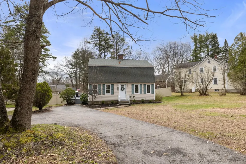 157 Exeter Road Newmarket NH 03857