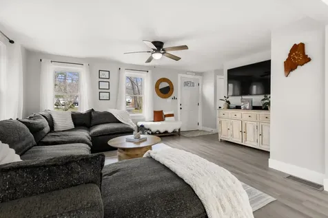157 Exeter Road Newmarket NH 03857