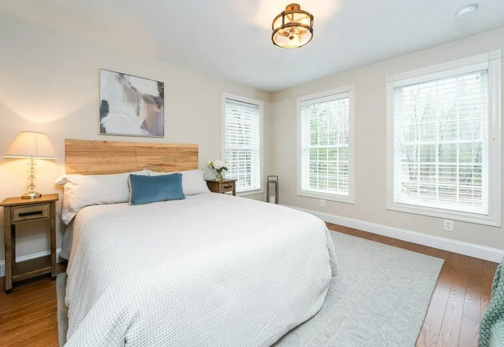 44 Mill Road North Hampton NH 03862