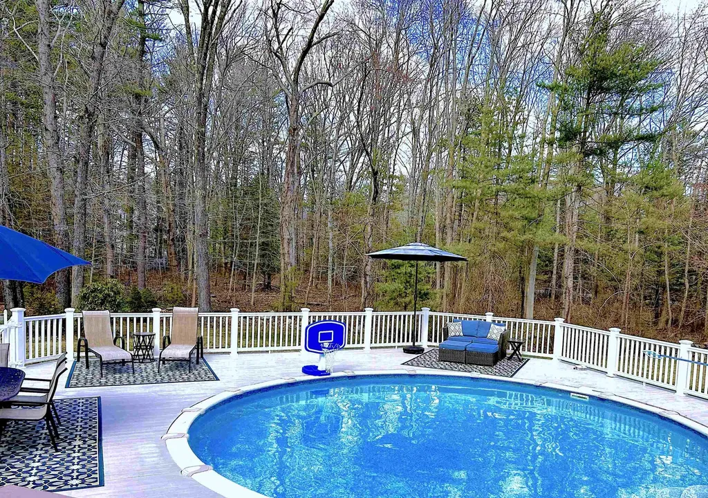 44 Mill Road North Hampton NH 03862