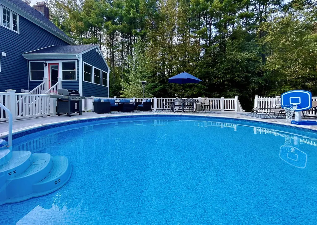 44 Mill Road North Hampton NH 03862