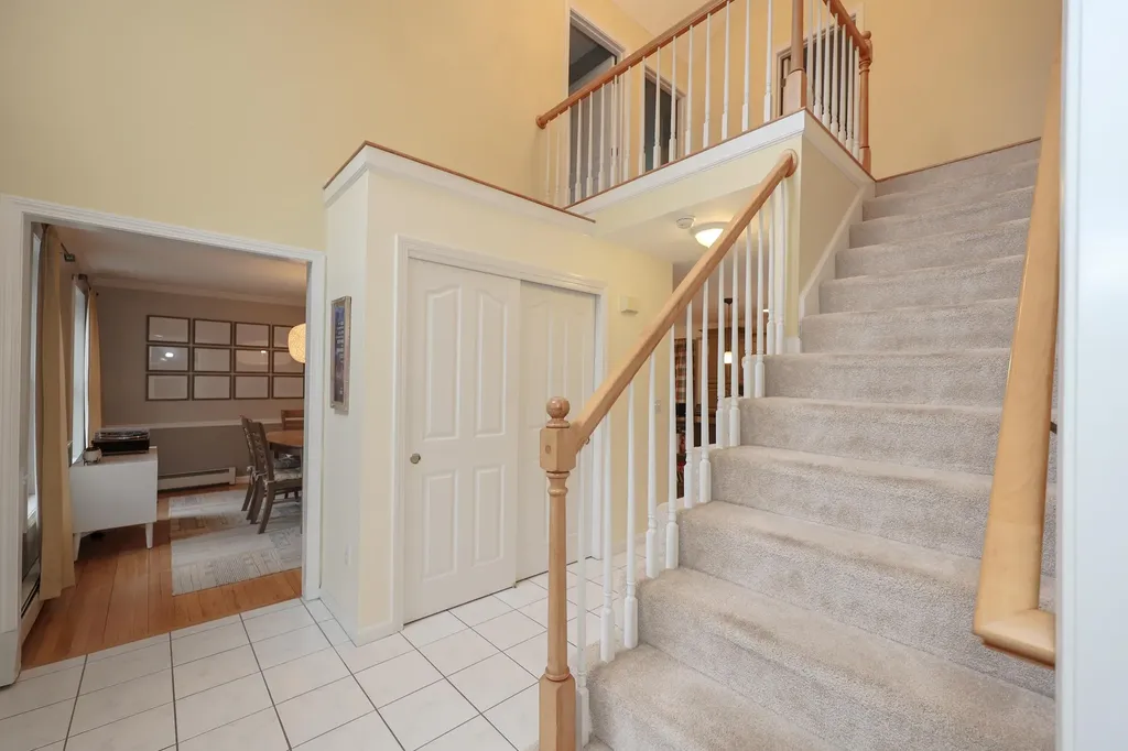 7 Hidden Meadow Drive Londonderry NH 03053