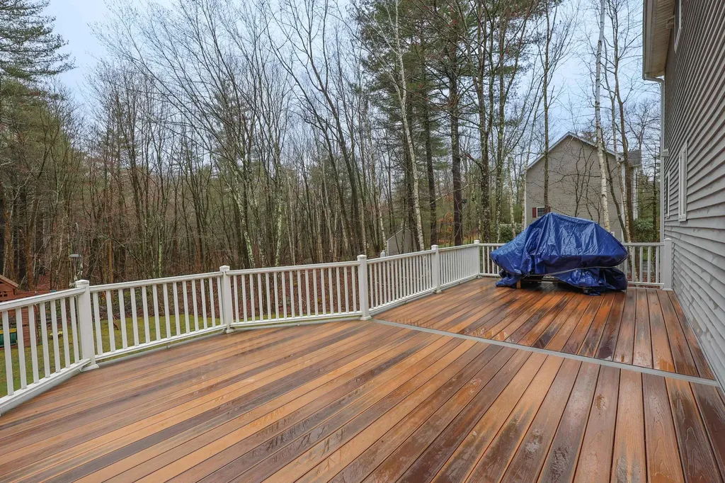 7 Hidden Meadow Drive Londonderry NH 03053
