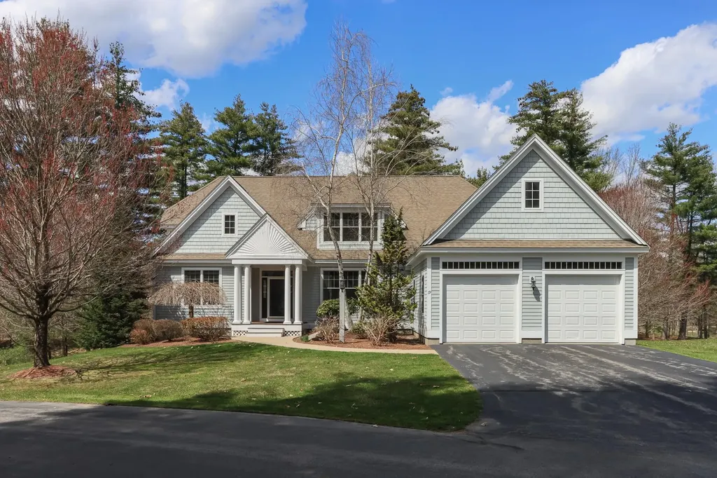 19 Freemans Way Hollis NH 03049