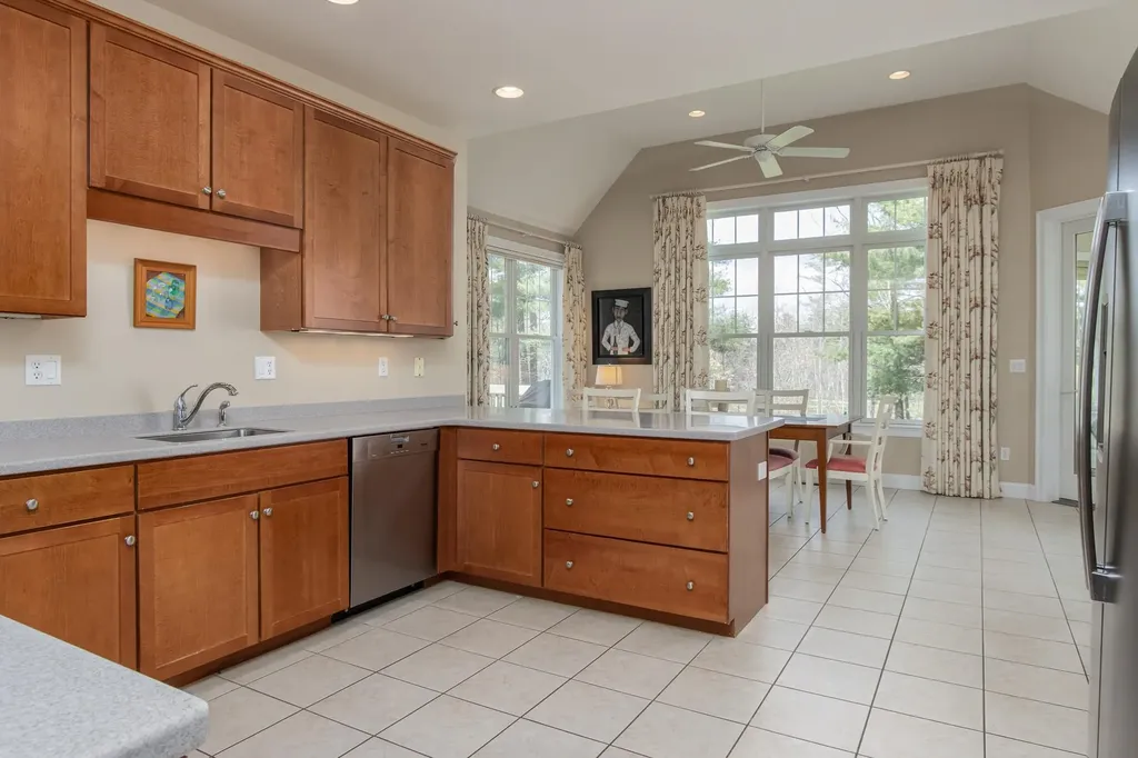 19 Freemans Way Hollis NH 03049