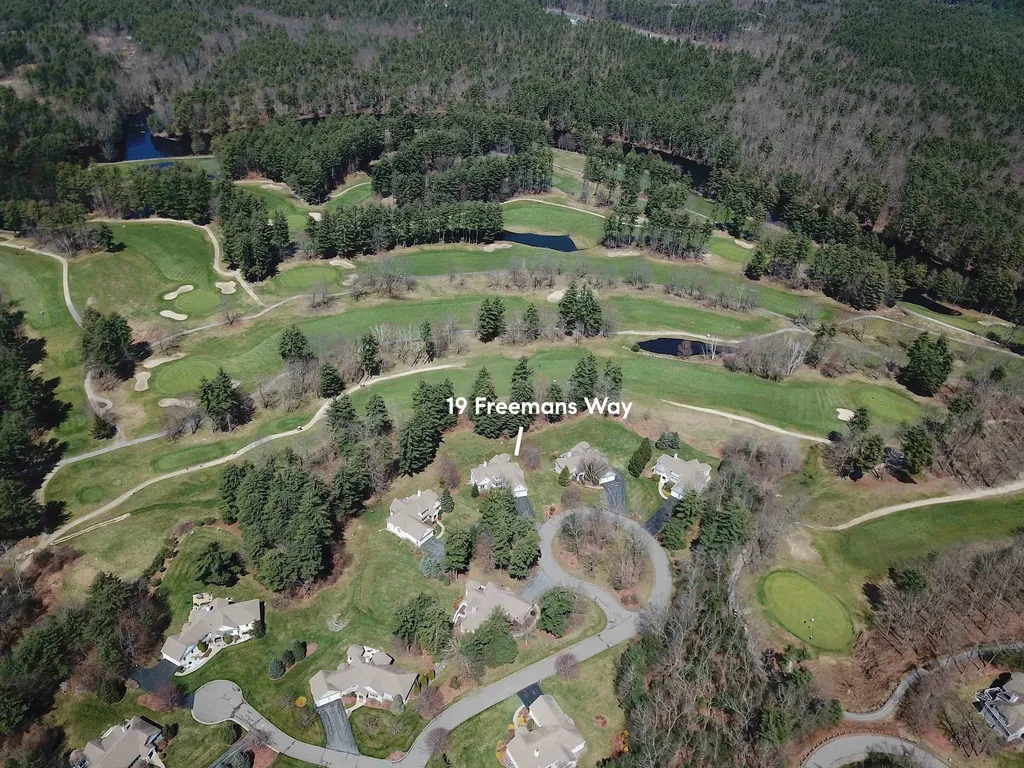 19 Freemans Way Hollis NH 03049