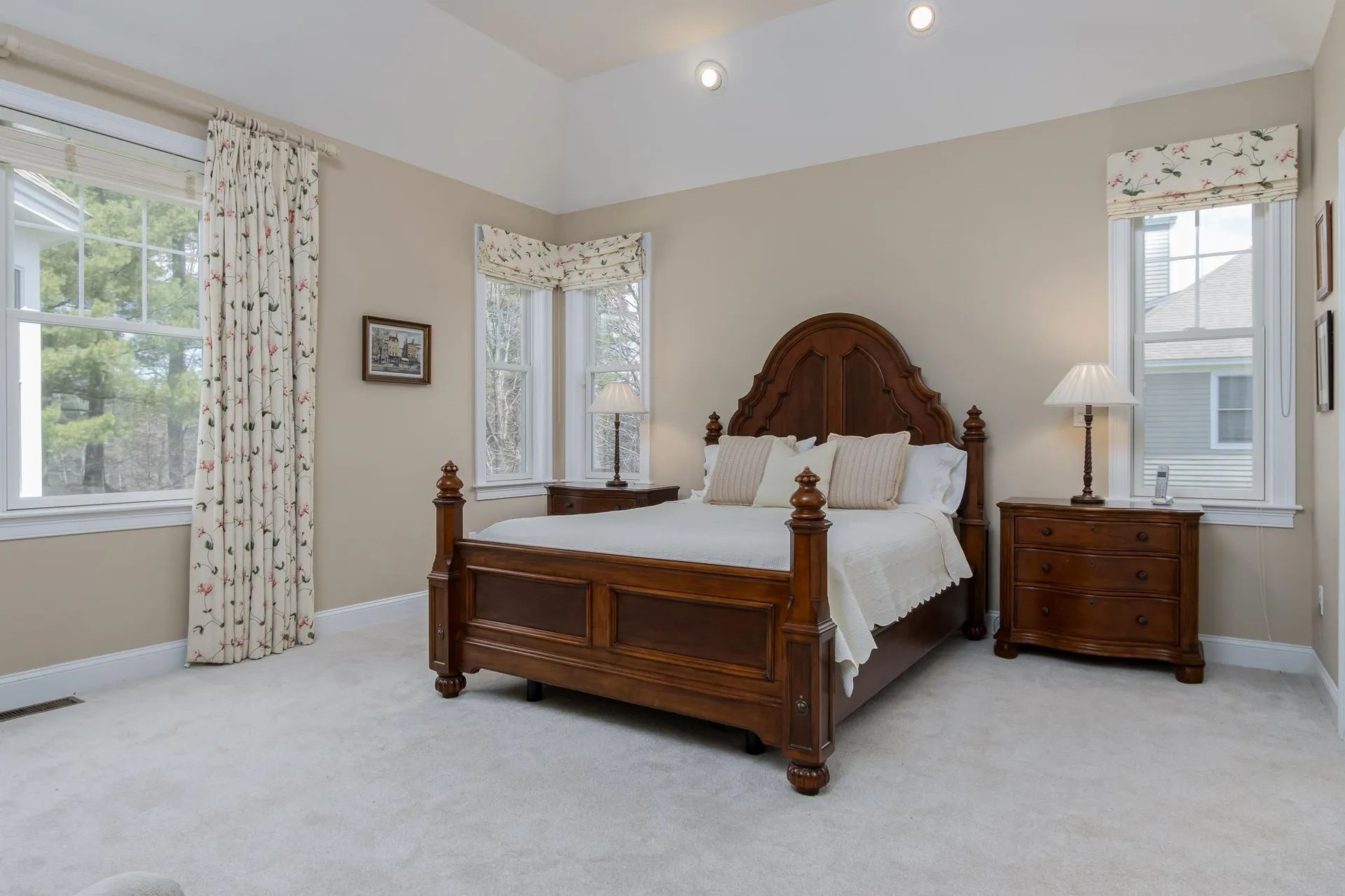 19 Freemans Way Hollis NH 03049