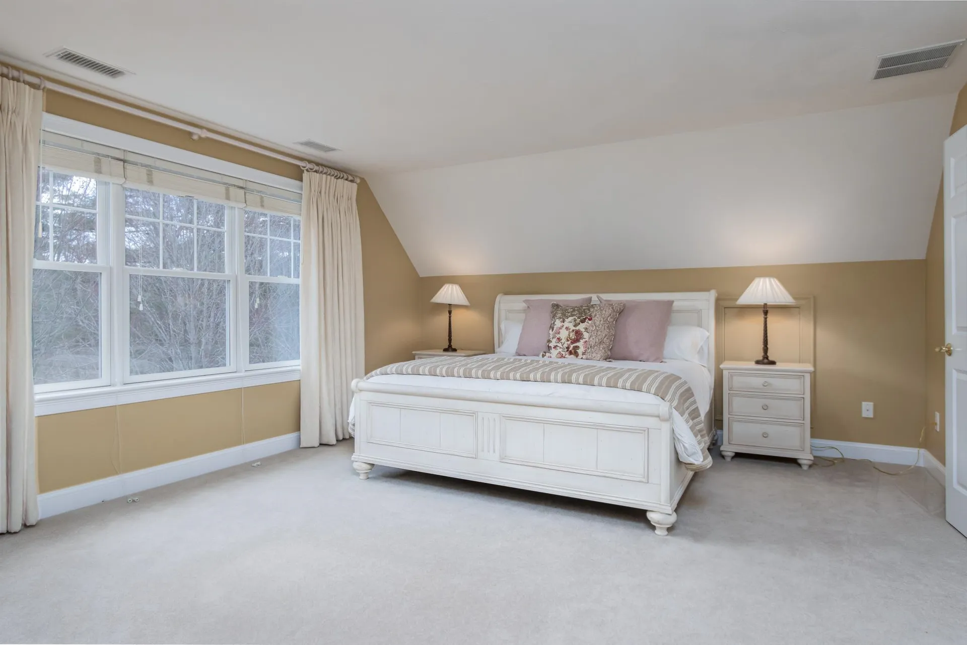 19 Freemans Way Hollis NH 03049