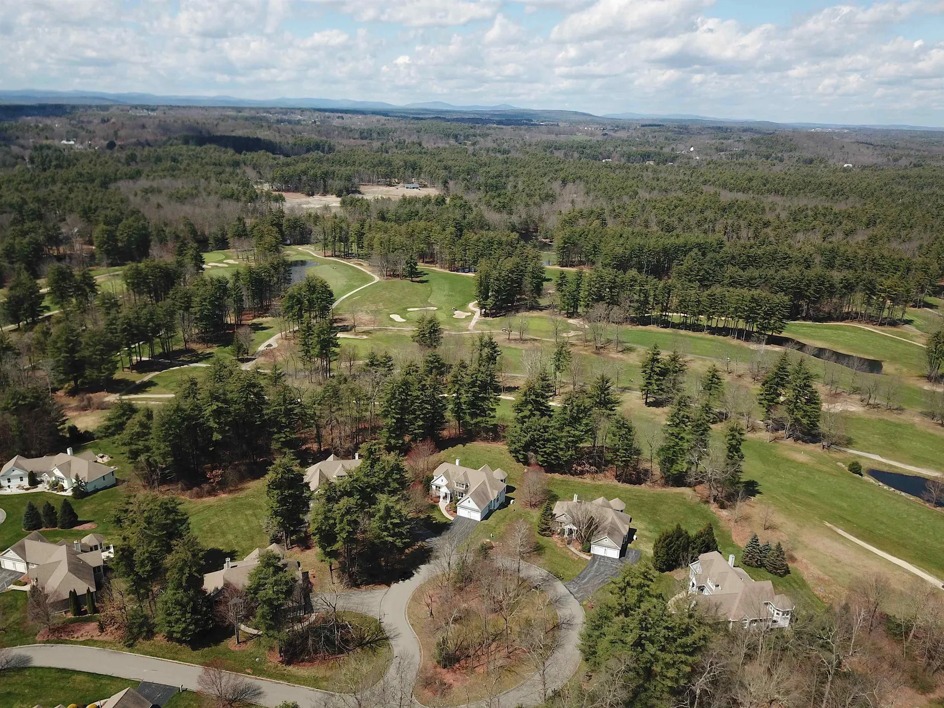 19 Freemans Way Hollis NH 03049