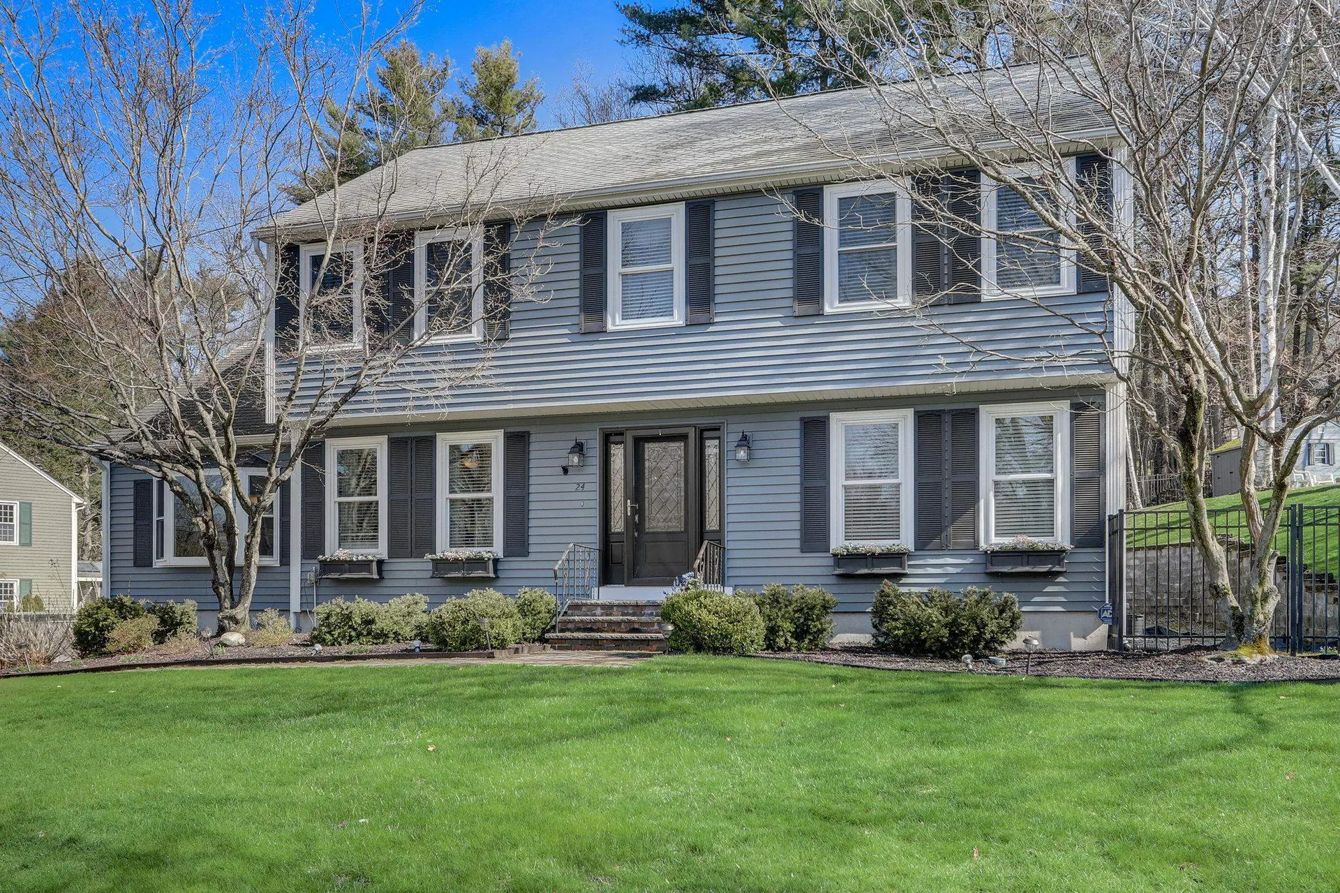 24 Bicentennial Drive Nashua NH 03062