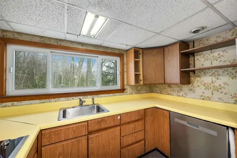 52 W Huntress Pond Road Barnstead NH 03225