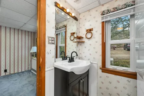 52 W Huntress Pond Road Barnstead NH 03225