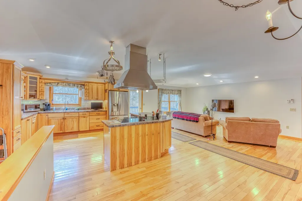 22 Weston Woods Circle Campton NH 03223